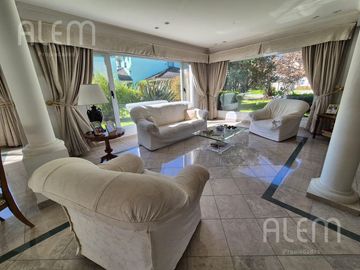 Casa en Venta en El Ombu