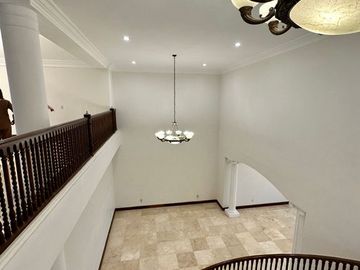 CASA EN VENTA EN PUERTA DE HIERRO
