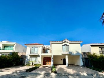 CASA EN VENTA EN PUERTA DE HIERRO