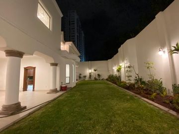 CASA EN VENTA EN PUERTA DE HIERRO
