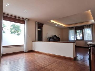 ESPECTACULAR CASA EN PUERTA DE HIERRO EN COTO