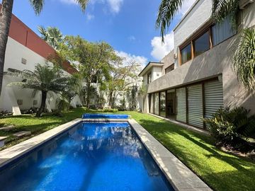 ESPECTACULAR CASA EN PUERTA DE HIERRO EN COTO