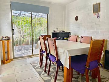 Venta de casa en Condominio en La Cruz, 3 dormitorios, 2 baños, 5 estacionamientos.