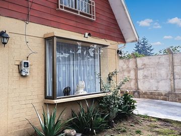 Venta de casa en Condominio en La Cruz, 3 dormitorios, 2 baños, 5 estacionamientos.
