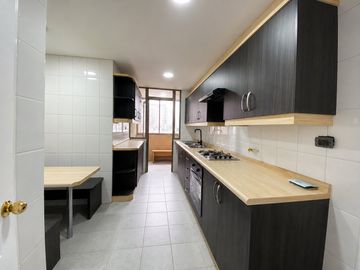 Vende Amplio Dpto  3d,2b + 2 Estacionamiento +bod , Llano Subercaseaux  con Soto Aguilar San Miguel