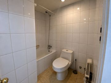 Vende Amplio Dpto  3d,2b + 2 Estacionamiento +bod , Llano Subercaseaux  con Soto Aguilar San Miguel