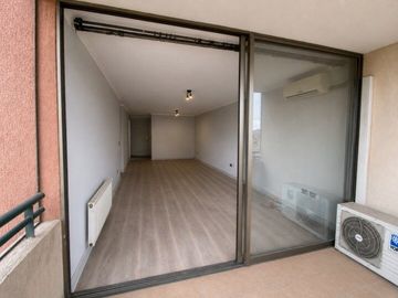 Vende Amplio Dpto  3d,2b + 2 Estacionamiento +bod , Llano Subercaseaux  con Soto Aguilar San Miguel