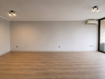 Vende Amplio Dpto  3d,2b + 2 Estacionamiento +bod , Llano Subercaseaux  con Soto Aguilar San Miguel