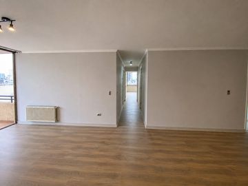 Vende Amplio Dpto  3d,2b + 2 Estacionamiento +bod , Llano Subercaseaux  con Soto Aguilar San Miguel