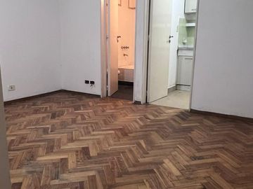 Monoambiente Con Cocina Independiente | Excelente Ubicación