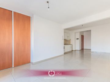Alquiler monoambiente 39m² nuevo con balcón al contrafrente con AA muy luminoso en Flores Norte