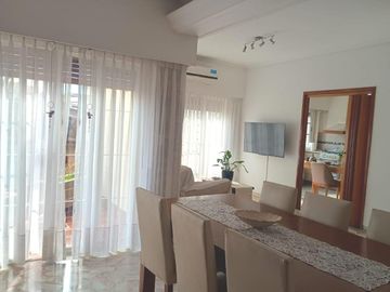 PH independiente 3 ambientes en venta- Loma Hermosa-con cochera y patio