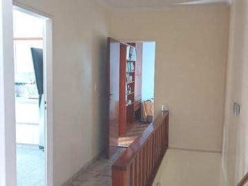 PH independiente 3 ambientes en venta- Loma Hermosa-con cochera y patio