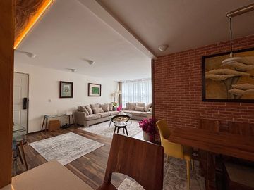 IMPECABLE DEPARTAMENTO EN VENTA CON BALCON EN LOMAS VERDES /  AMUEBLADO