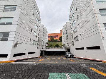 IMPECABLE DEPARTAMENTO EN VENTA CON BALCON EN LOMAS VERDES /  AMUEBLADO