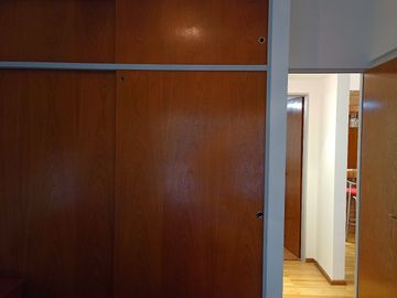 Disponible departamento en alquiler amoblado 3 ambientes en Belgrano con cochera fija cubierta!