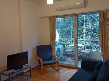 Disponible departamento en alquiler amoblado 3 ambientes en Belgrano con cochera fija cubierta!