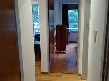 Disponible departamento en alquiler amoblado 3 ambientes en Belgrano con cochera fija cubierta!