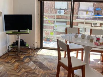 Departamento 2 ambientes en Almagro con balcón- Amoblado - Alquiler Temporario -