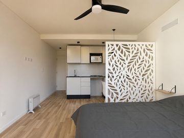 VENTA: Departamento monoambiente con balcón en Centro,  Rosario.