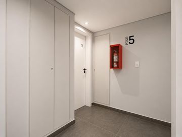 VENTA: Departamento monoambiente con balcón en Centro,  Rosario.
