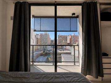 VENTA: Departamento monoambiente con balcón en Centro,  Rosario.