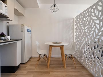 VENTA: Departamento monoambiente con balcón en Centro,  Rosario.