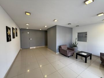 Departamento monoambiente con cochera en el Centro de Rosario