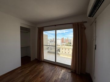 Departamento monoambiente con cochera en el Centro de Rosario