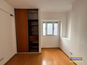 Excelente semipiso de 2 ambientes.