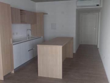 Alquiler Departamento 2 ambientes tipo loft en Quartier del Bajo, con cochera y amenities