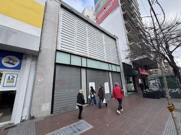 * * * * * Flagship Store -  Flores Rivadavia 6500 - Local 756 m2