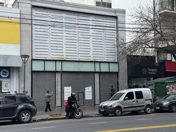 * * * * * Flagship Store -  Flores Rivadavia 6500 - Local 756 m2