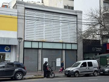 * * * * * Flagship Store -  Flores Rivadavia 6500 - Local 756 m2