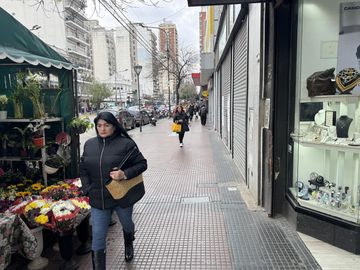 * * * * * Flagship Store -  Flores Rivadavia 6500 - Local 756 m2