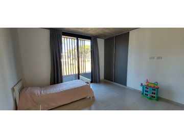 VENTA Y ALQUILER TEMPORADA 2027 CASA EN BARRIO PIONEROS