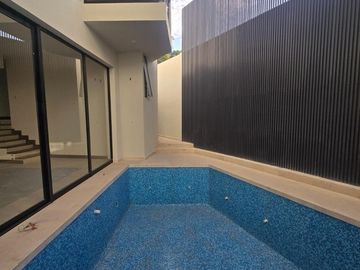 CASA A ESTRENAR CON ALBERCA EN VENTA EN CLUB DE GOLF, LA LOMA