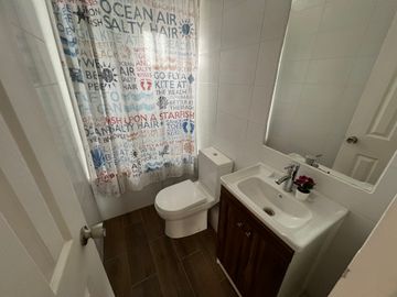 NUEVA CASA EN CONDOMINIO EN PLENO CENTRO DE MALLOCO