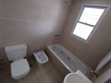 VENTA DEPARTAMENTO 2 AMB A ESTRENAR BALCON FLORES