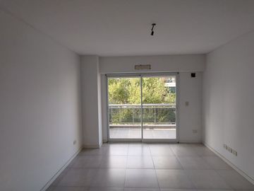 VENTA DEPARTAMENTO 2 AMB A ESTRENAR BALCON FLORES