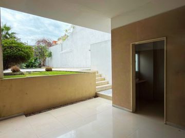 VENTA MONOAMBIENTE DIVIDIDO CON BULERA, FLORES