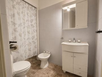Venta Flores Dto 4 amb con balcon-Apto credito