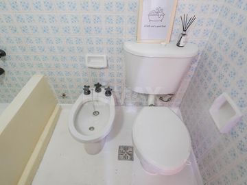 VENTA DEPARTAMENTO 3 AMBIENTES LUMINOSO EN FLORES