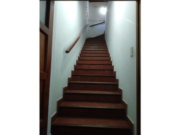 VENTA EN BLOCK 4 DEPARTAMENTOS MAS CHALET