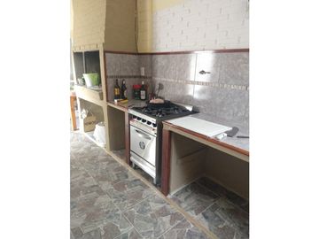 VENTA EN BLOCK 4 DEPARTAMENTOS MAS CHALET