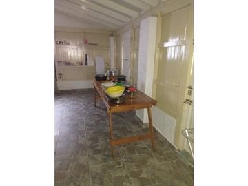 VENTA EN BLOCK 4 DEPARTAMENTOS MAS CHALET
