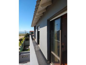 VENTA EN BLOCK 4 DEPARTAMENTOS MAS CHALET