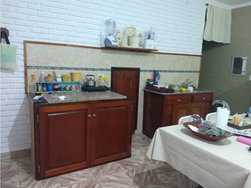 VENTA EN BLOCK 4 DEPARTAMENTOS MAS CHALET