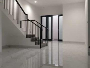 Rumah mewah modern strategis caman jatibening