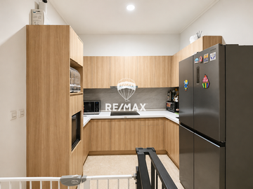 TURUN HARGA DIJUAL CEPAT! Rumah 3 Lantai Cluster Winona, Alam Sutera